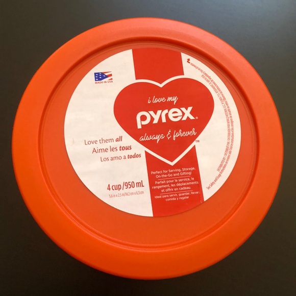 Pyrex Halloween 🎃 Pumpkin Glass Storage Container - Picture 4 of 4